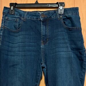 Elegant Dark Blue Ankle Jeans